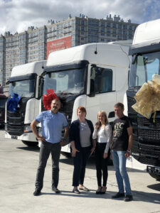 Отгрузка трех новых тягачей Scania
